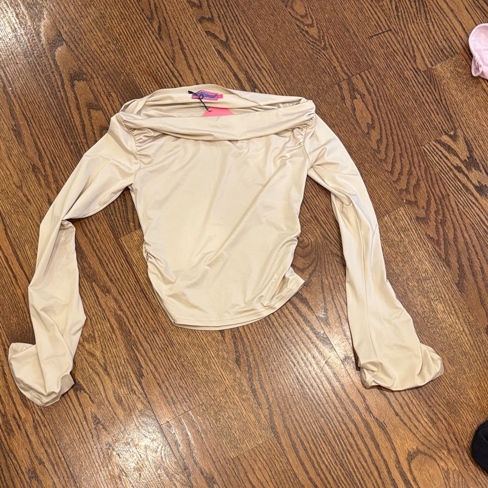 Edikted Cream Long Sleeve Off-Shoulder Top - Picture 1 of 1